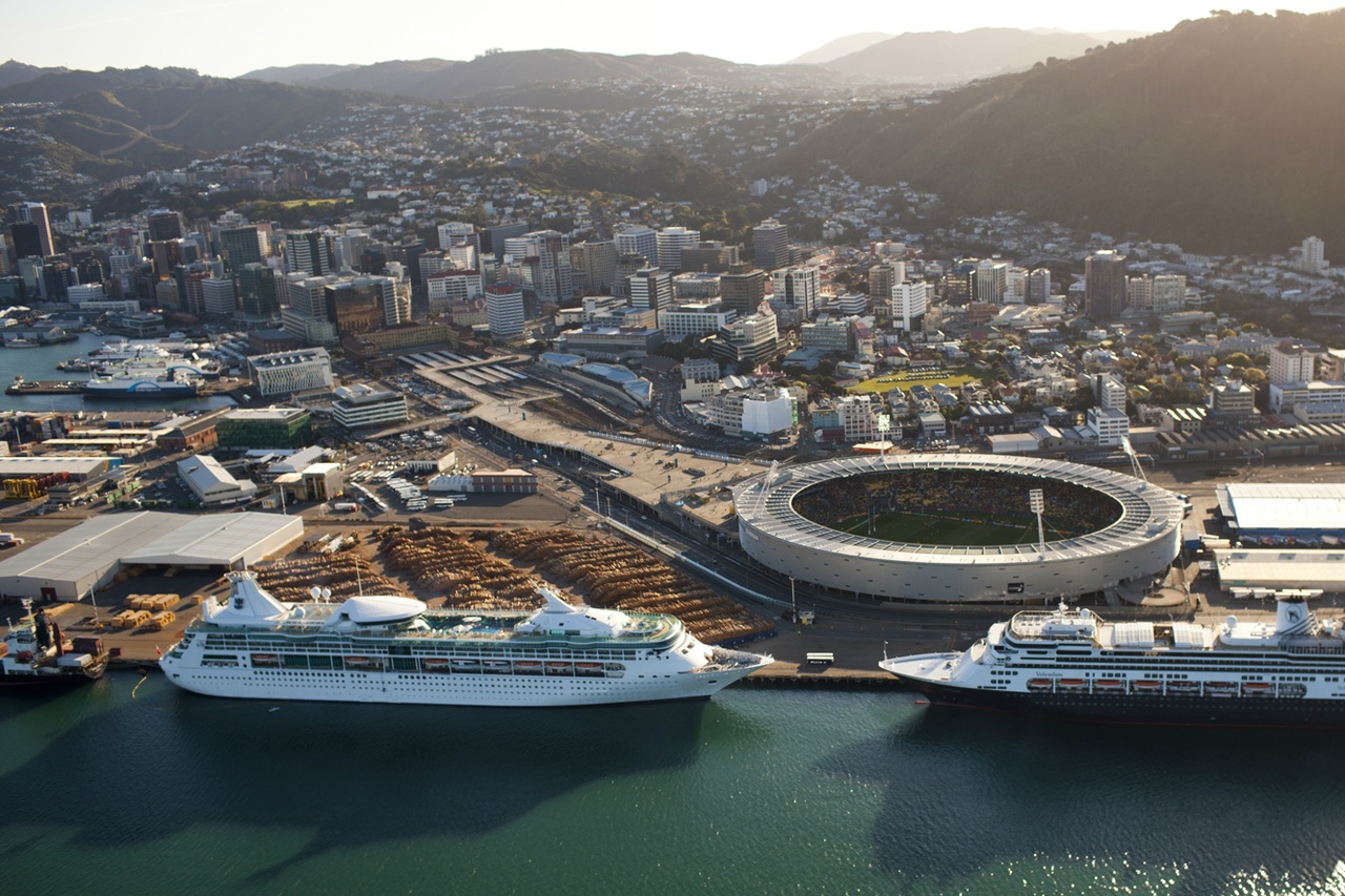 Cruise Ships at Aotea Wharfst george accommodation